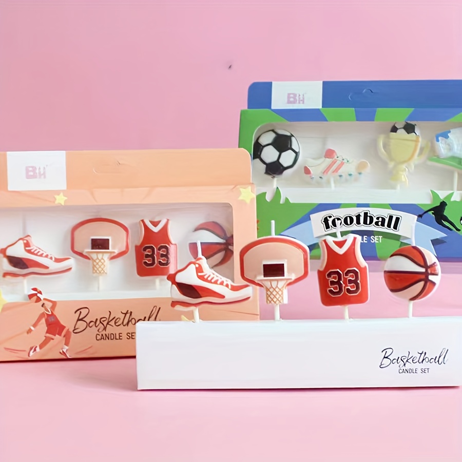 Candle Supplies Bulk - 4個セット クリエイティブなバスケットボール＆フットボールキャンドルセット 誕生日パーティーデコレーション スポーツテーマのケーキトッパー フェスティバル漫画キャンドル