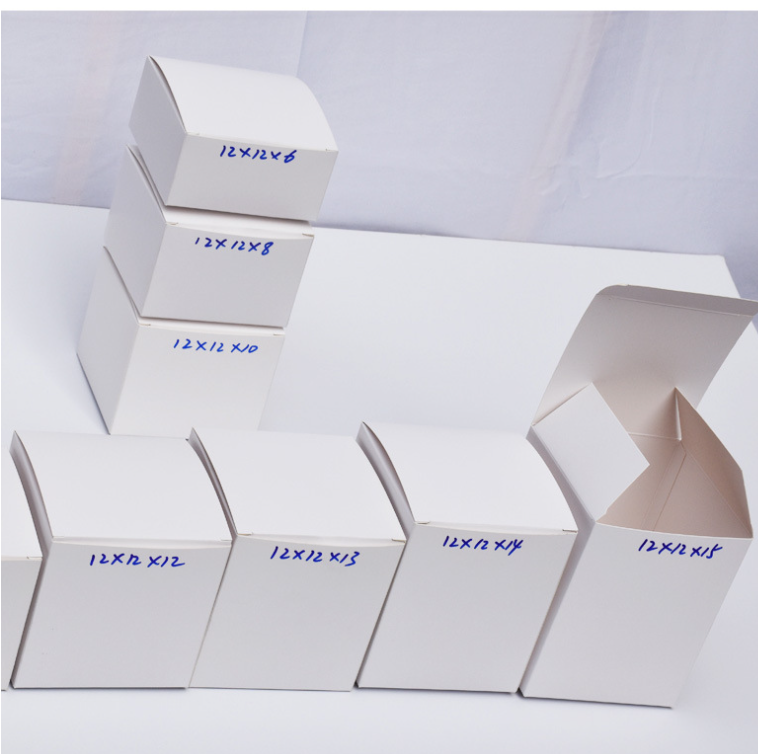 キャンディーパーティー用の正方形の白い段ボール箱,大きな段ボ - Kraft Paper Box のレビューと価格