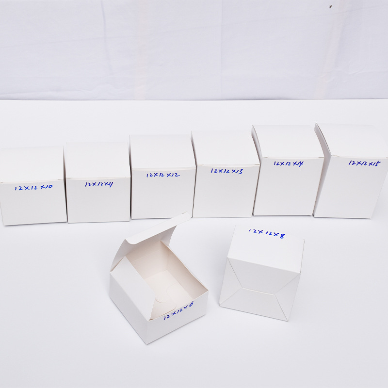 キャンディーパーティー用の正方形の白い段ボール箱,大きな段ボ - Kraft Paper Box のレビューと価格
