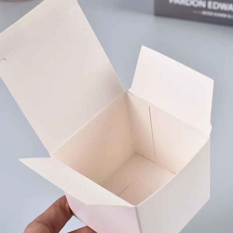 100ピース/ロットホワイトクラフト紙のギフトボックス段ボー - Kraft Paper Box のレビューと価格