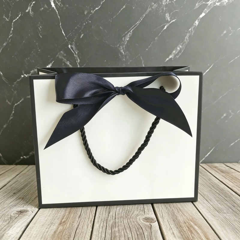 黒白クラフト紙ギフトバッグ、ジュエリーや金のプレゼントボック - Kraft Paper Box のレビューと価格